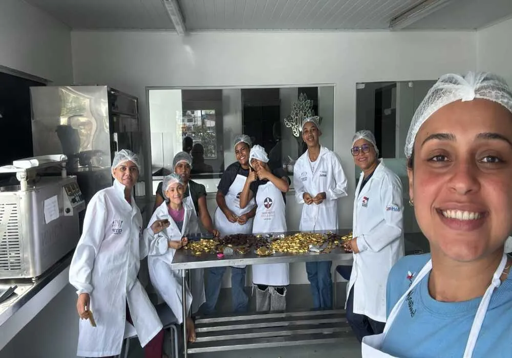 CETEP - Estudantes de Nutrição ganham experiência prática na produção de chocolate